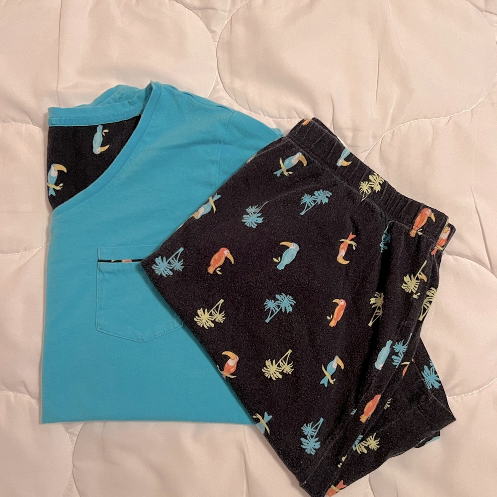 Intimate essentials women’s pj set size medium